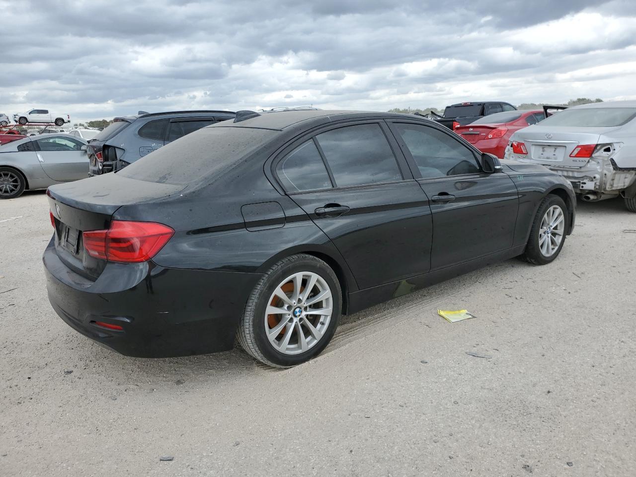 2018 BMW 3er VIN WBA8E1G56JNU93521 Copart auction photo, unknown / minor dent/scratches damage thumbnail 3