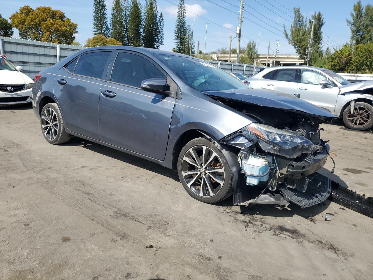2018 Toyota Corolla VIN 5YFBURHE6JP808121 Copart auction photo, front end damage thumbnail 4