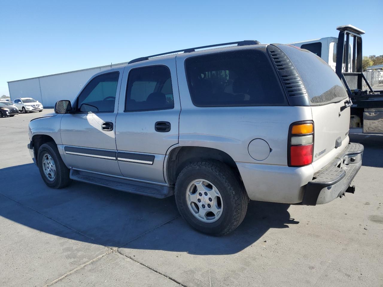 2005 Chevrolet Tahoe VIN 1GNEC13VX5J244659 Copart auction photo, minor dent/scratches damage thumbnail 2