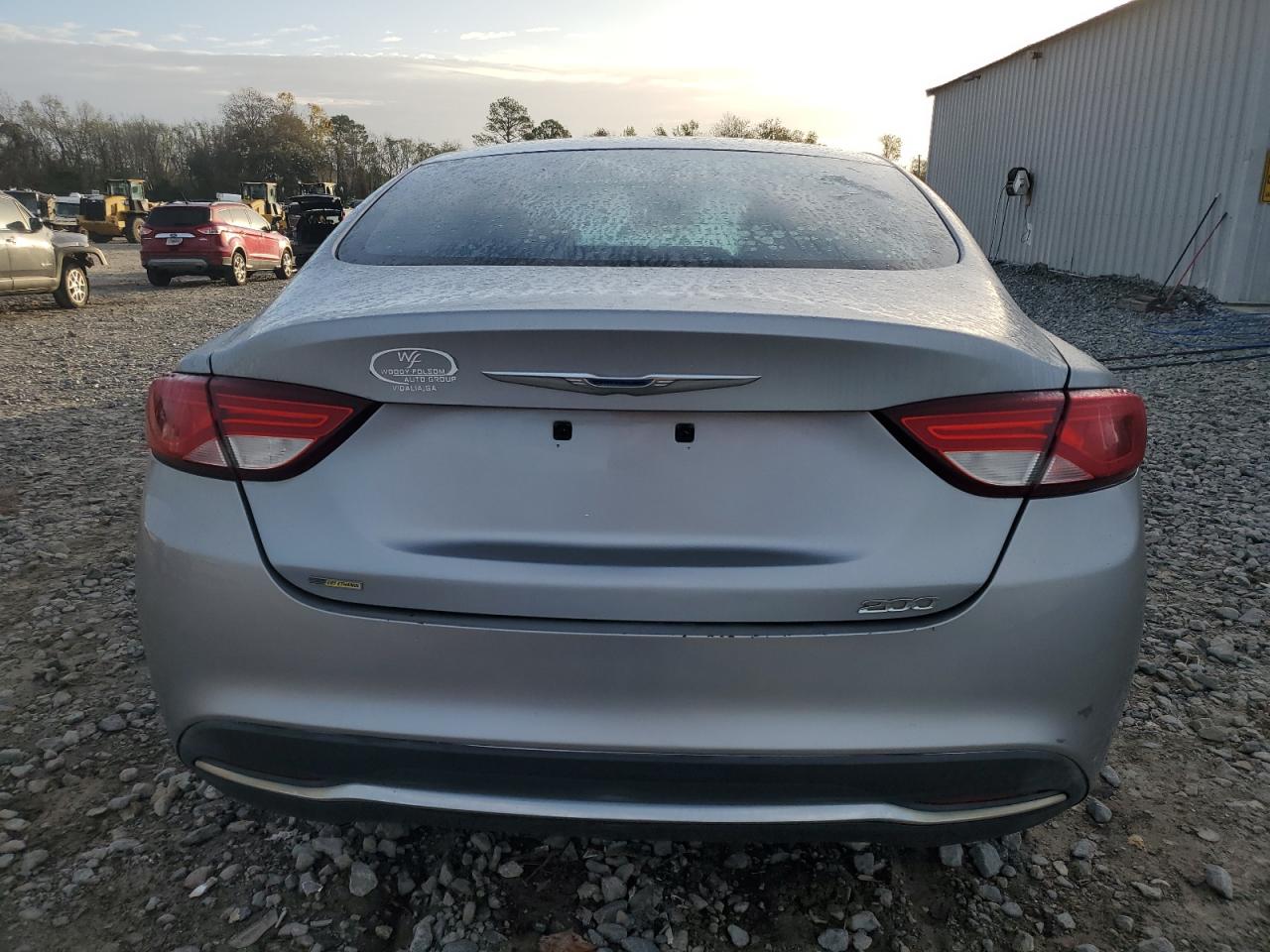 2015 Chrysler 200 VIN 1C3CCCABXFN637256 Copart auction photo, front end / side damage thumbnail 6