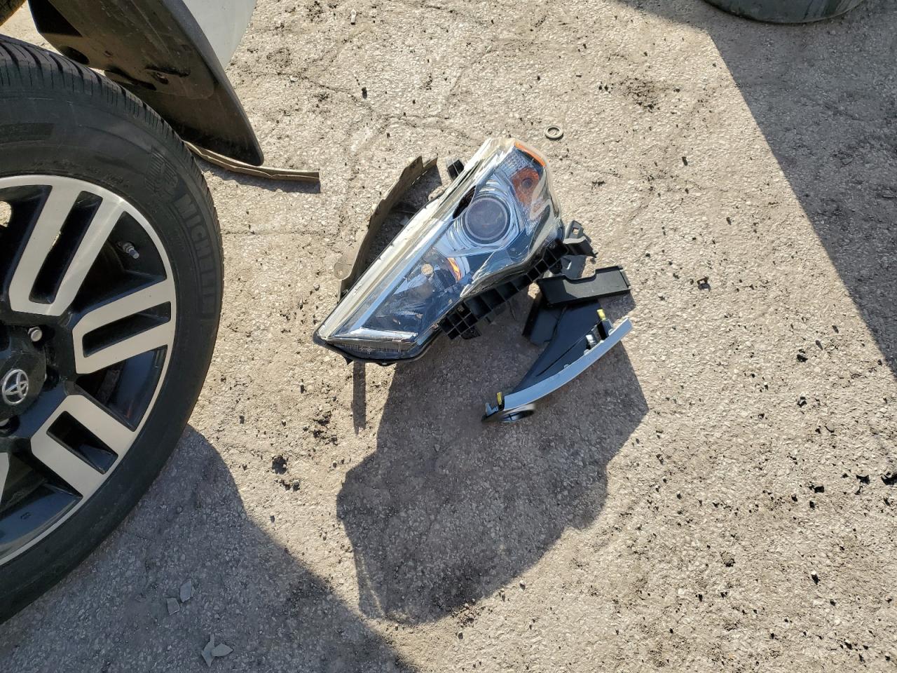 2016 Toyota 4Runner VIN JTEBU5JR1G5384323 Copart auction photo, front end damage thumbnail 15