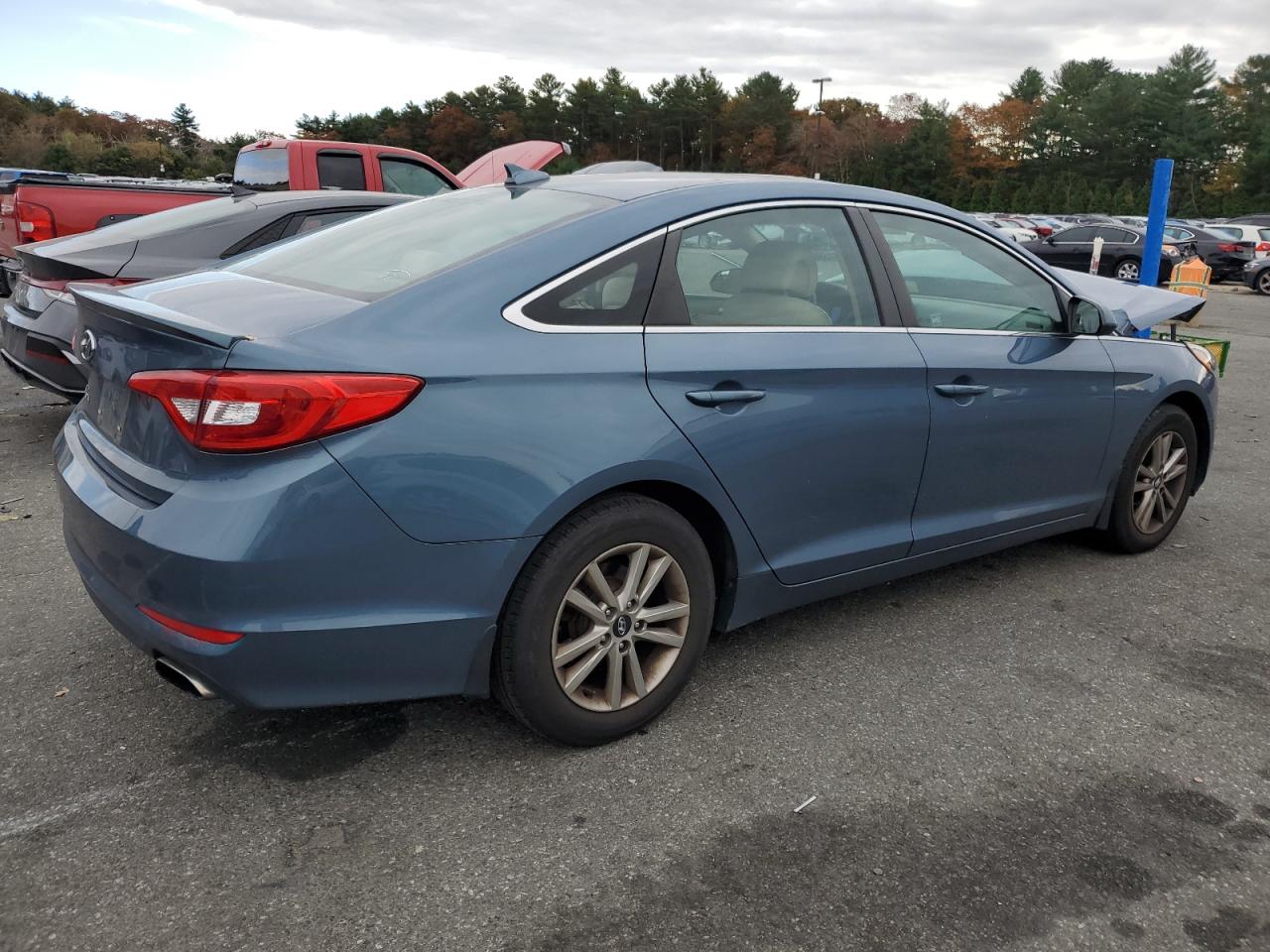 2015 Hyundai Sonata VIN 5NPE24AF8FH186246 Copart auction photo, front end / minor dent/scratches damage thumbnail 3