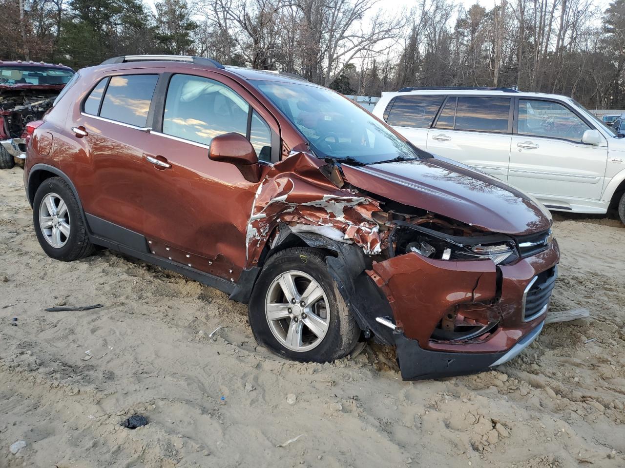 2019 Chevrolet Trax VIN 3GNCJLSBXKL273776 Copart auction photo, mechanical / front end damage thumbnail 4