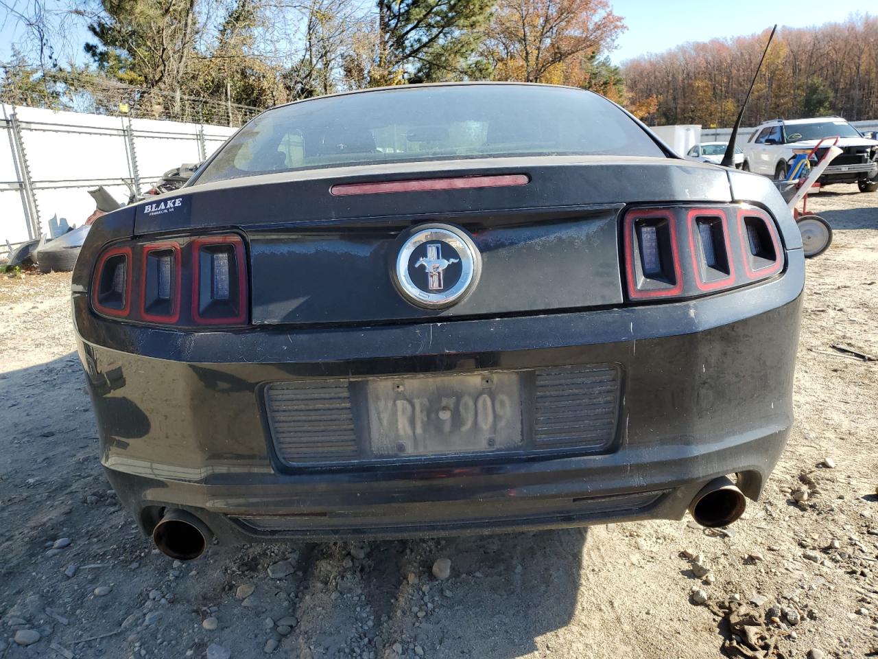 2014 Ford Mustang VIN 1ZVBP8AM3E5273963 Copart auction photo, front end / minor dent/scratches damage thumbnail 6
