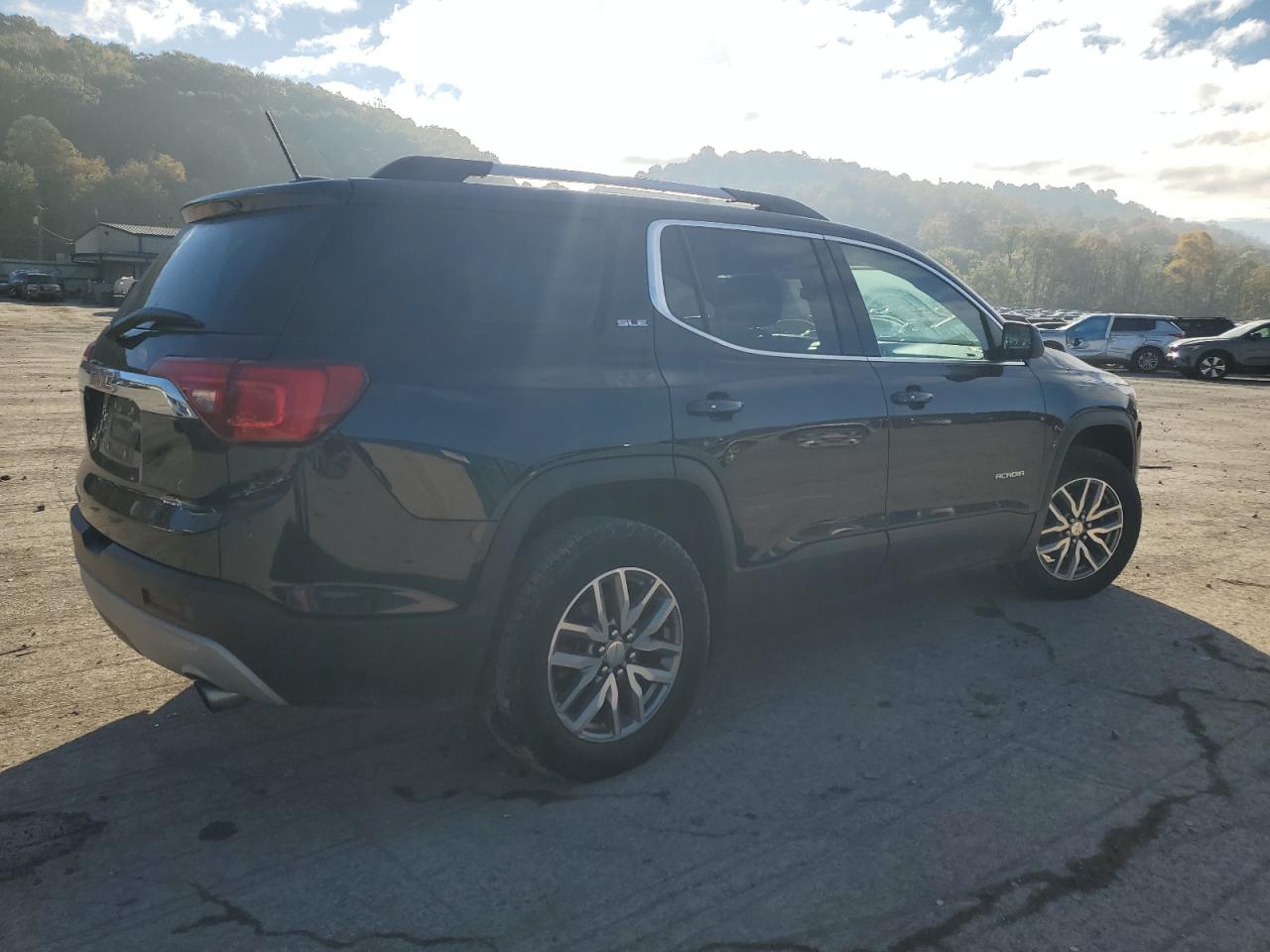 2017 GMC Acadia VIN 1GKKNLLS2HZ157873 Copart auction photo, front end damage thumbnail 3