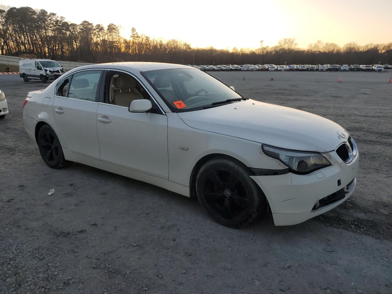2006 BMW 5er VIN WBANE53506CK82592 Copart auction photo, front end / minor dent/scratches damage thumbnail 4