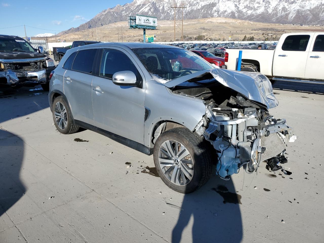 2021 Mitsubishi Outlander VIN JA4ARUAU1MU023668 Copart auction photo, front end / side damage thumbnail 4