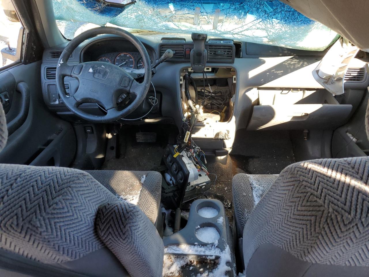 1997 Honda CR-V VIN JHLRD1848VC032678 Copart auction photo, all over damage thumbnail 8
