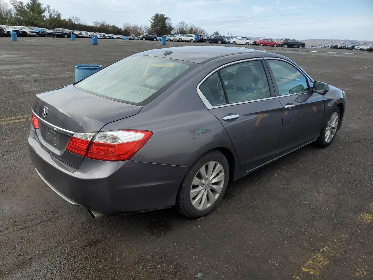 2014 Honda Accord VIN 1HGCR2F82EA101409 Copart auction photo, side / rear end damage thumbnail 3