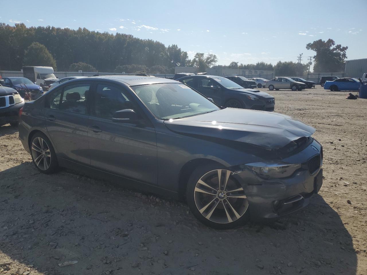 2015 BMW 3er VIN WBA3A5G52FNS87990 Copart auction photo, front end damage thumbnail 4