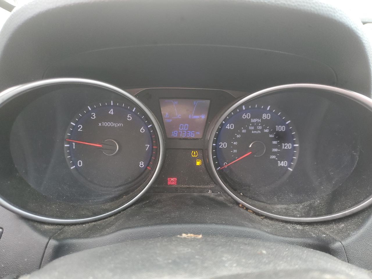 2010 Hyundai Tucson VIN KM8JT3AC1AU087838 Copart auction photo, minor dent/scratches damage thumbnail 9