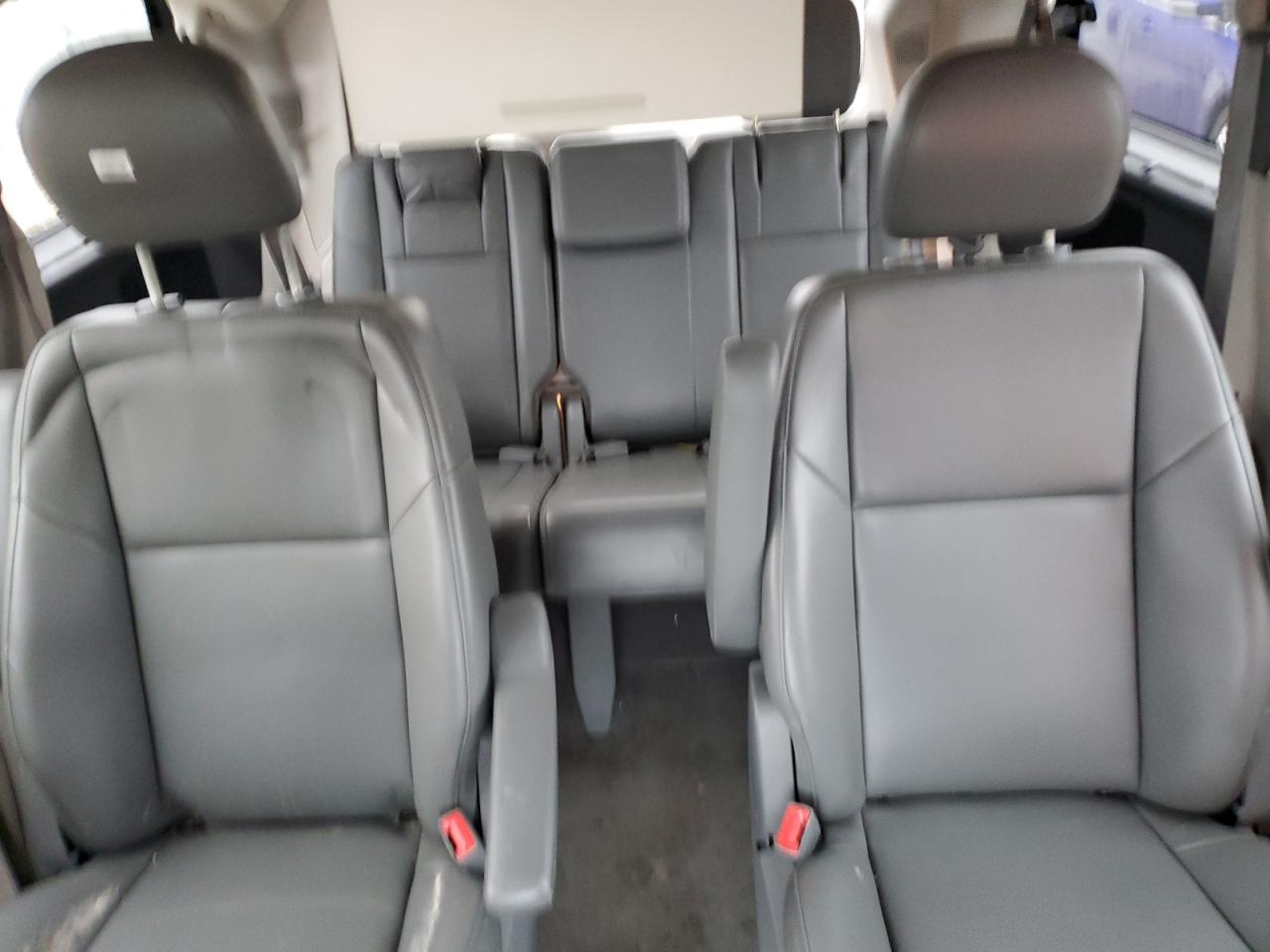 2011 Volkswagen Routan VIN 2V4RW3DG8BR717520 Copart auction photo, front end damage thumbnail 10