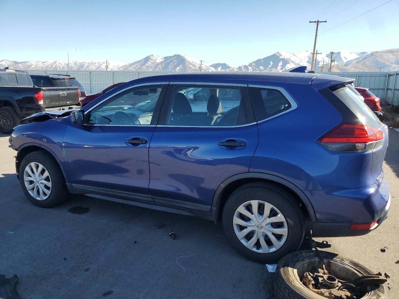 2017 Nissan Rogue VIN KNMAT2MT1HP550032 Copart auction photo, front end damage thumbnail 2