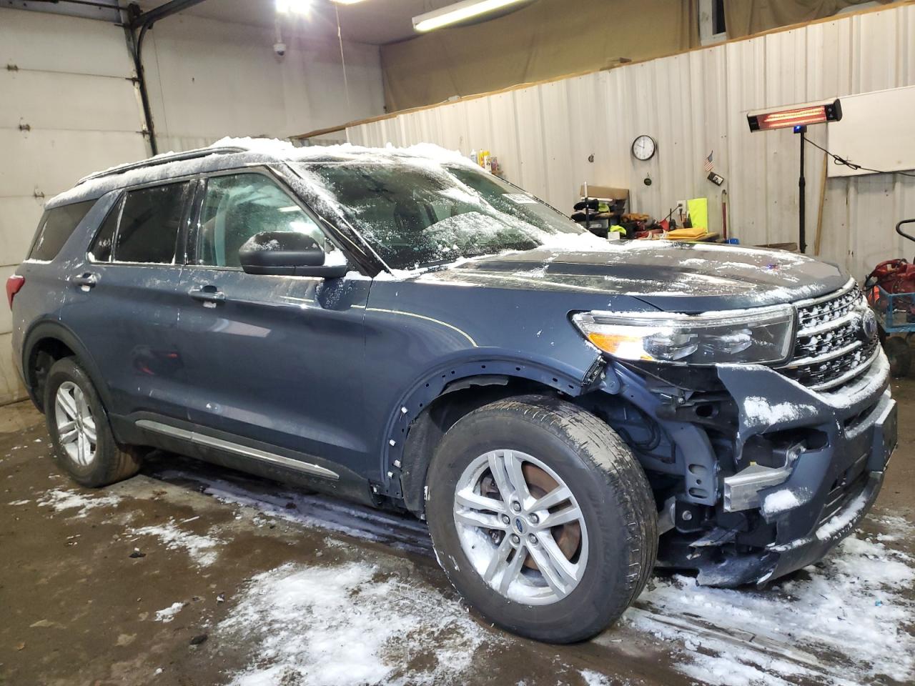 2021 Ford Explorer VIN 1FMSK8DH5MGB75158 Copart auction photo, front end / undercarriage damage thumbnail 4