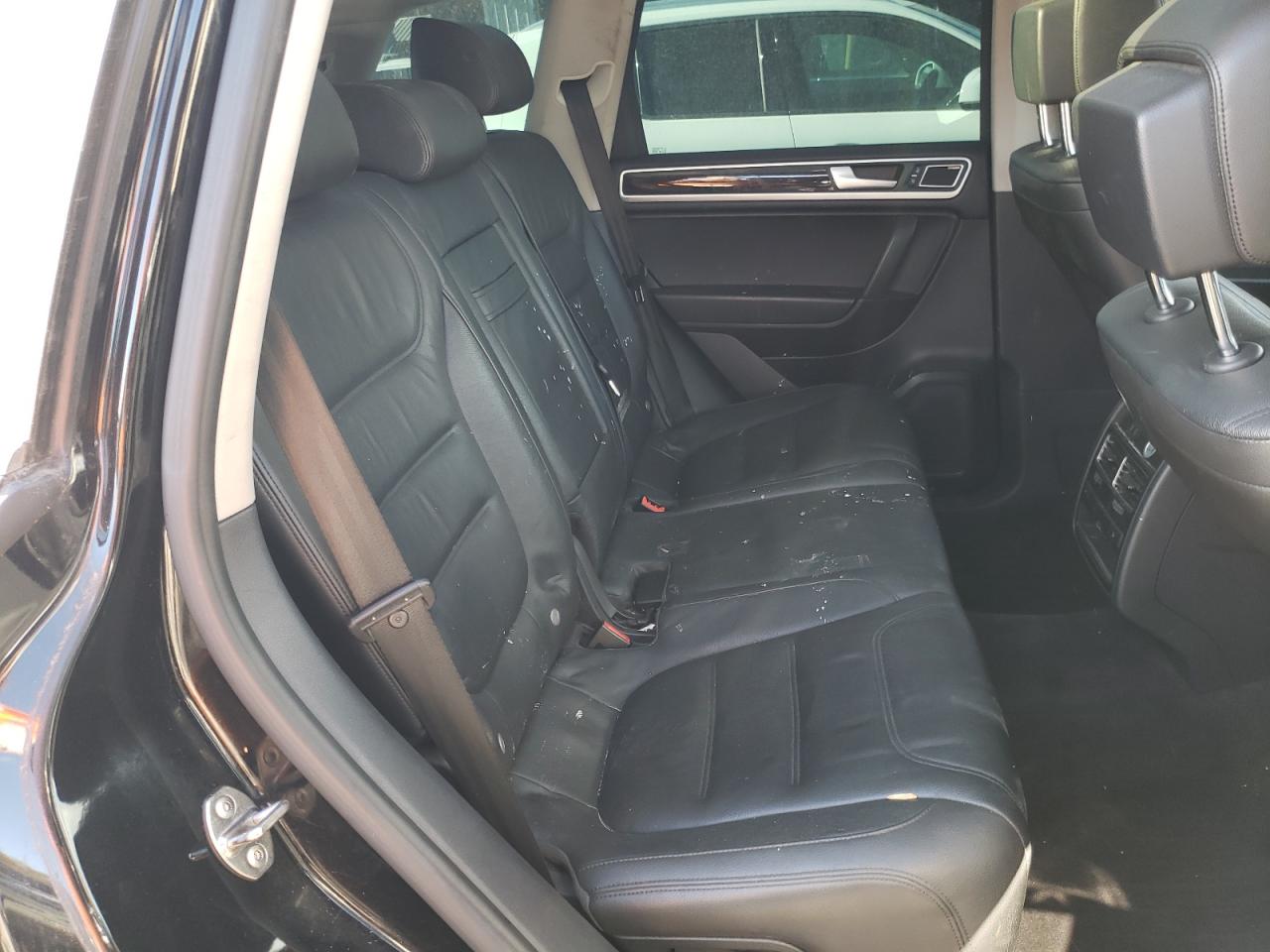2014 Volkswagen Touareg VIN WVGEP9BP9ED011722 Copart auction photo, rear end damage thumbnail 11