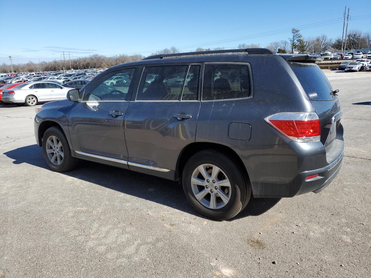 2011 Toyota Highlander VIN 5TDZK3EH7BS049374 Copart auction photo, hail / minor dent/scratches damage thumbnail 2