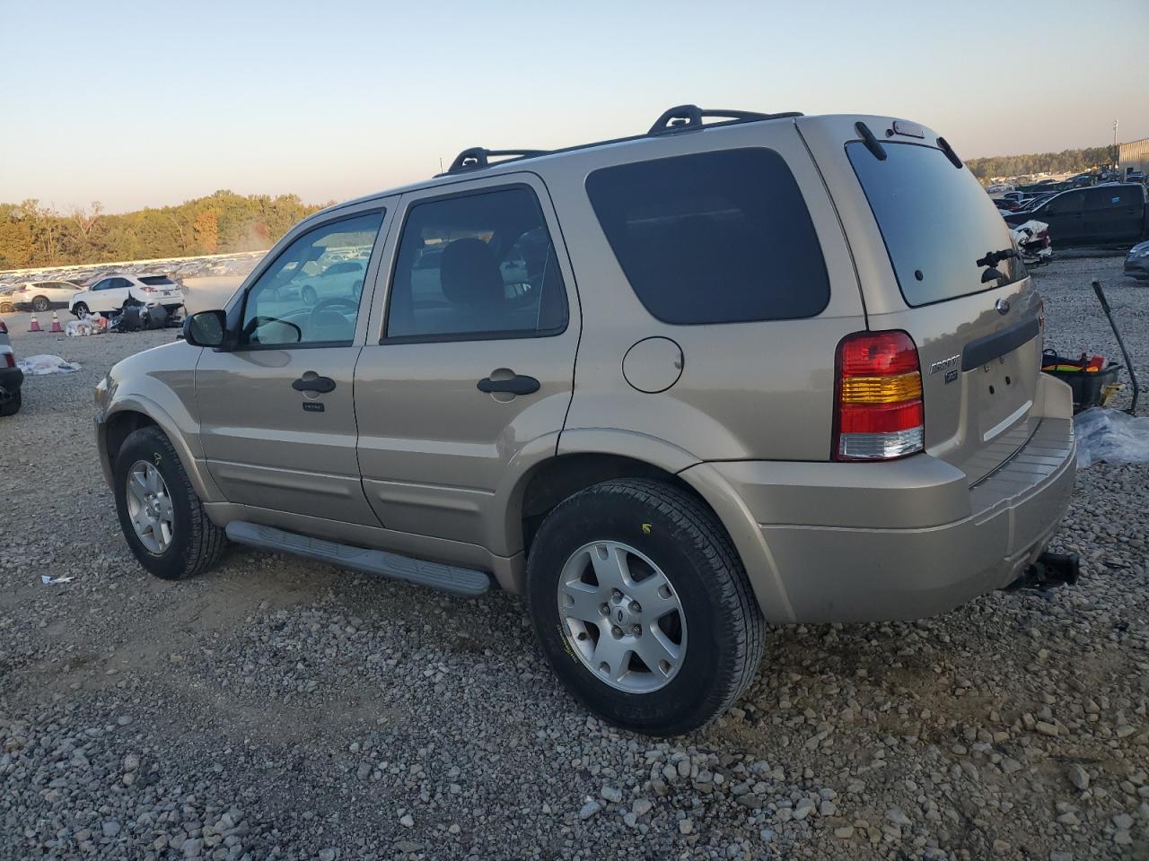 2007 Ford Escape VIN 1FMYU03187KB52257 Copart auction photo, front end damage thumbnail 2