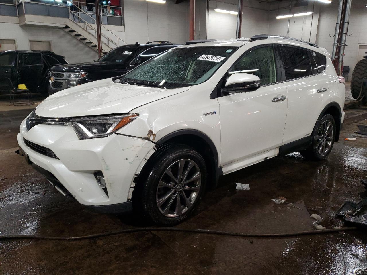 2018 Toyota RAV 4 VIN JTMDJREV9JD185084
