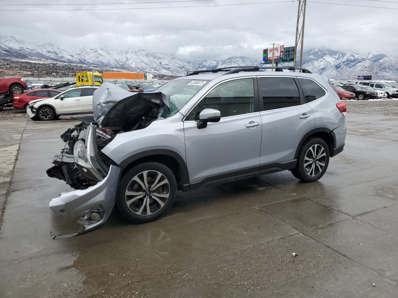 2019 Subaru Forester VIN JF2SKAUC0KH548017