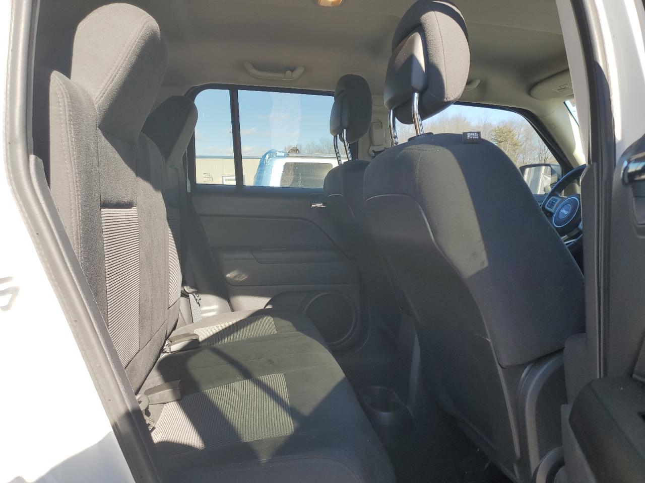2011 Jeep Liberty (Patriot) VIN 1J4NF1GB2BD281676 Copart auction photo, front end damage thumbnail 10