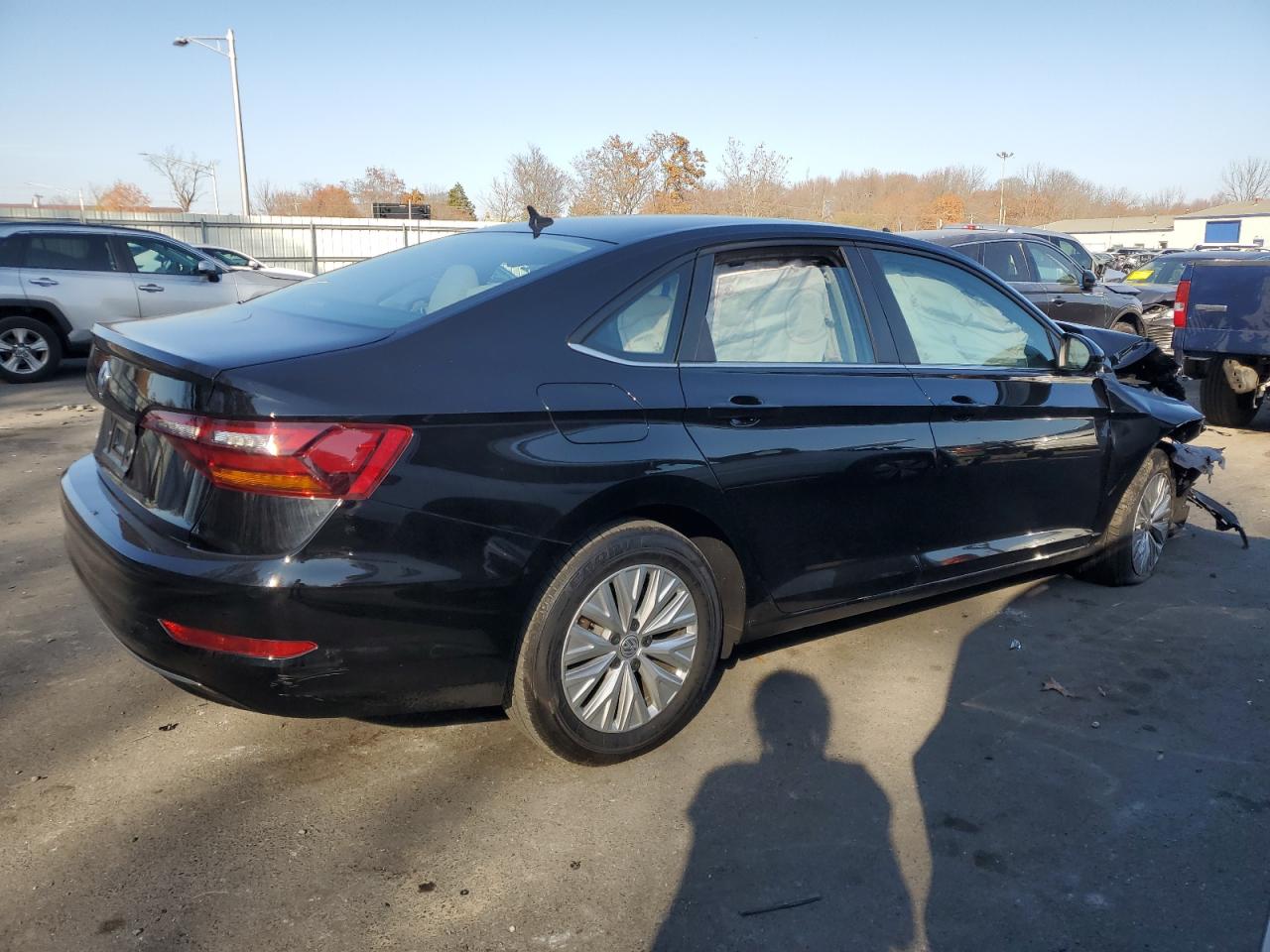 2019 Volkswagen Jetta VIN 3VWCB7BU4KM225115 Copart auction photo, front end damage thumbnail 3