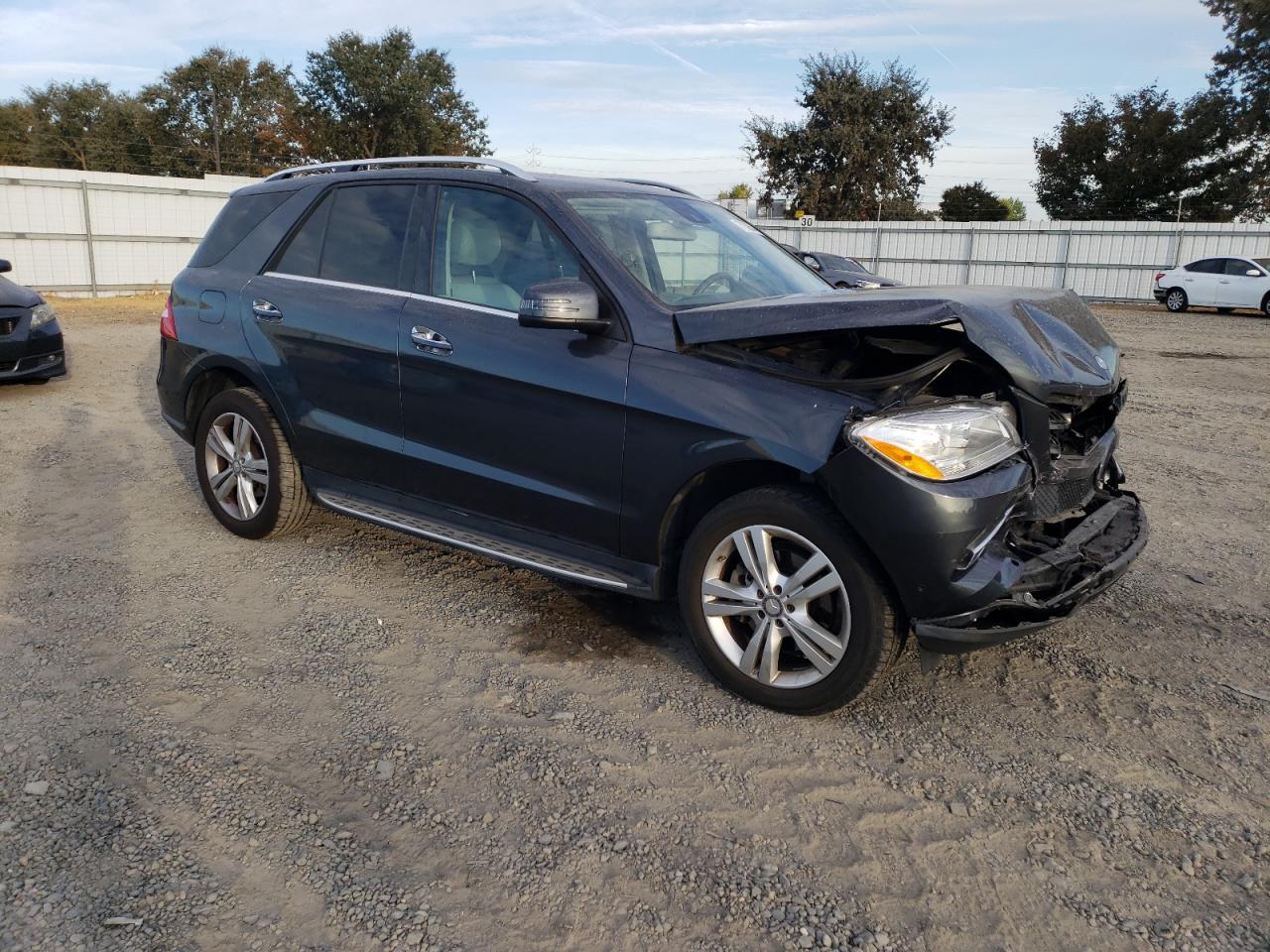 2014 Mercedes-Benz M-klasse VIN 4JGDA5HB5EA361559 Copart auction photo, front end damage thumbnail 4