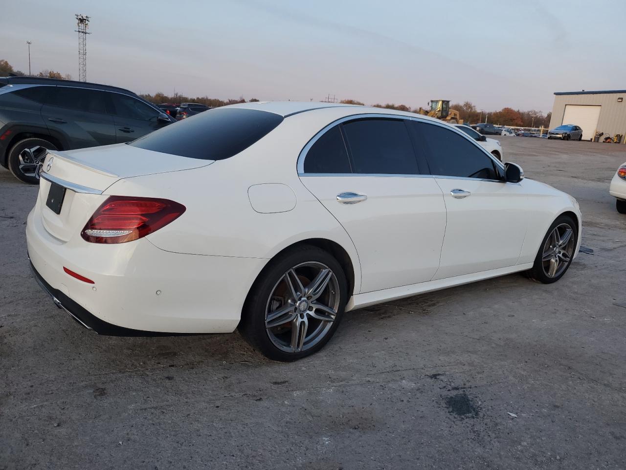 2017 Mercedes-Benz E-klasse VIN WDDZF4JB3HA161404 Copart auction photo, water/flood / minor dent/scratches damage thumbnail 3