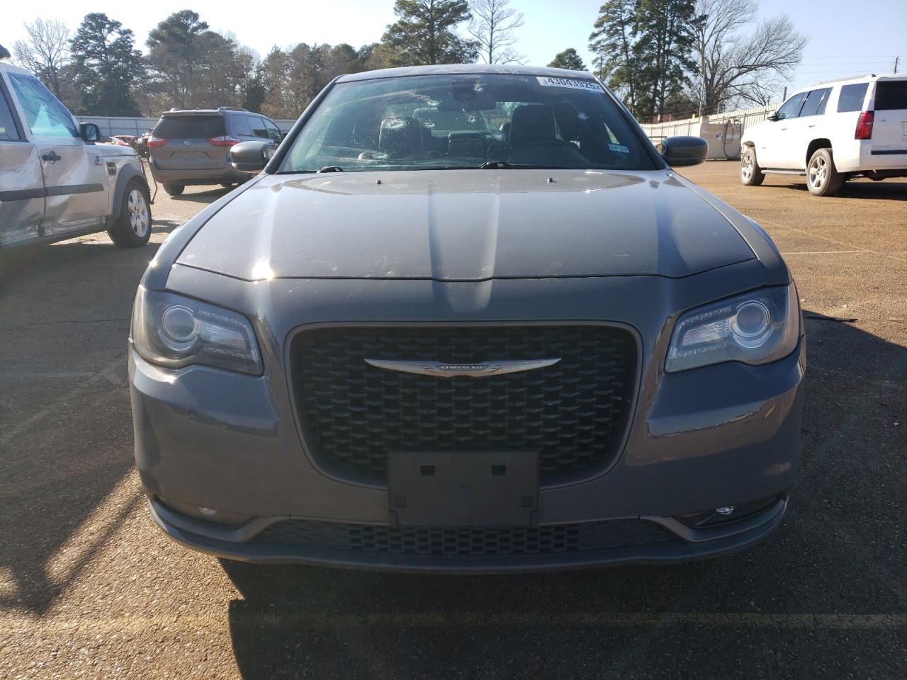2019 Chrysler 300 VIN 2C3CCABG8KH539960 Copart auction photo, vandalism damage thumbnail 5