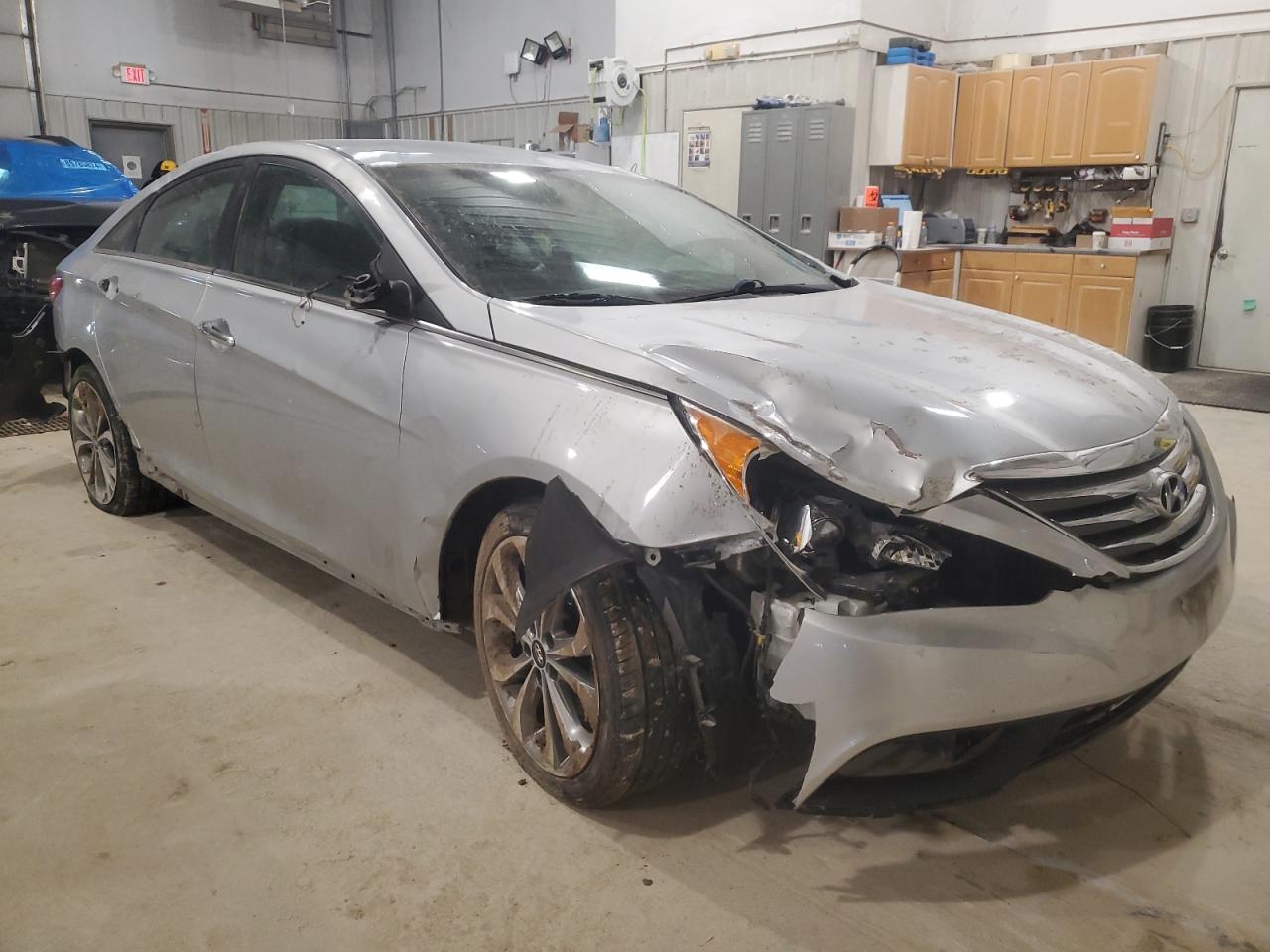 2014 Hyundai Sonata VIN 5NPEC4AC1EH844605 Copart auction photo, all over damage thumbnail 4
