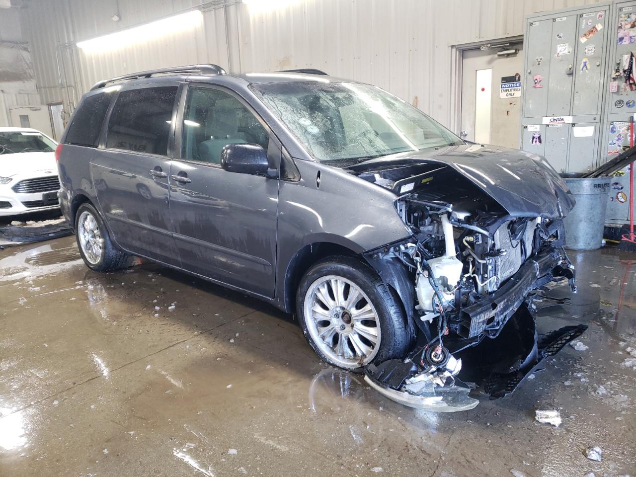 2009 Toyota Sienna VIN 5TDZK23C69S265938 Copart auction photo, front end damage thumbnail 4