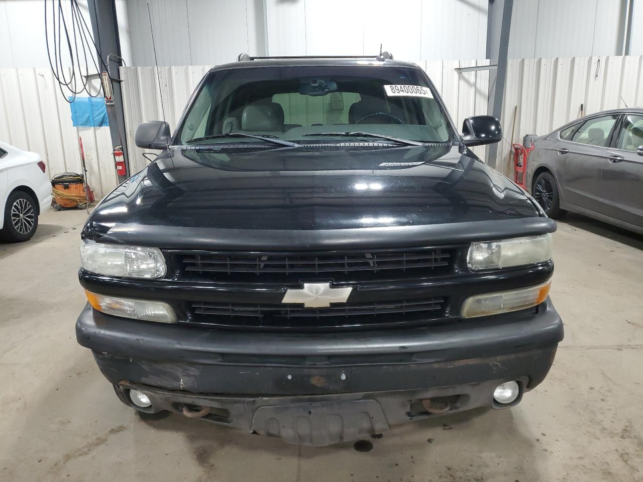 2003 Chevrolet Tahoe VIN 1GNEK13Z03R245095 Copart auction photo, front end damage thumbnail 5