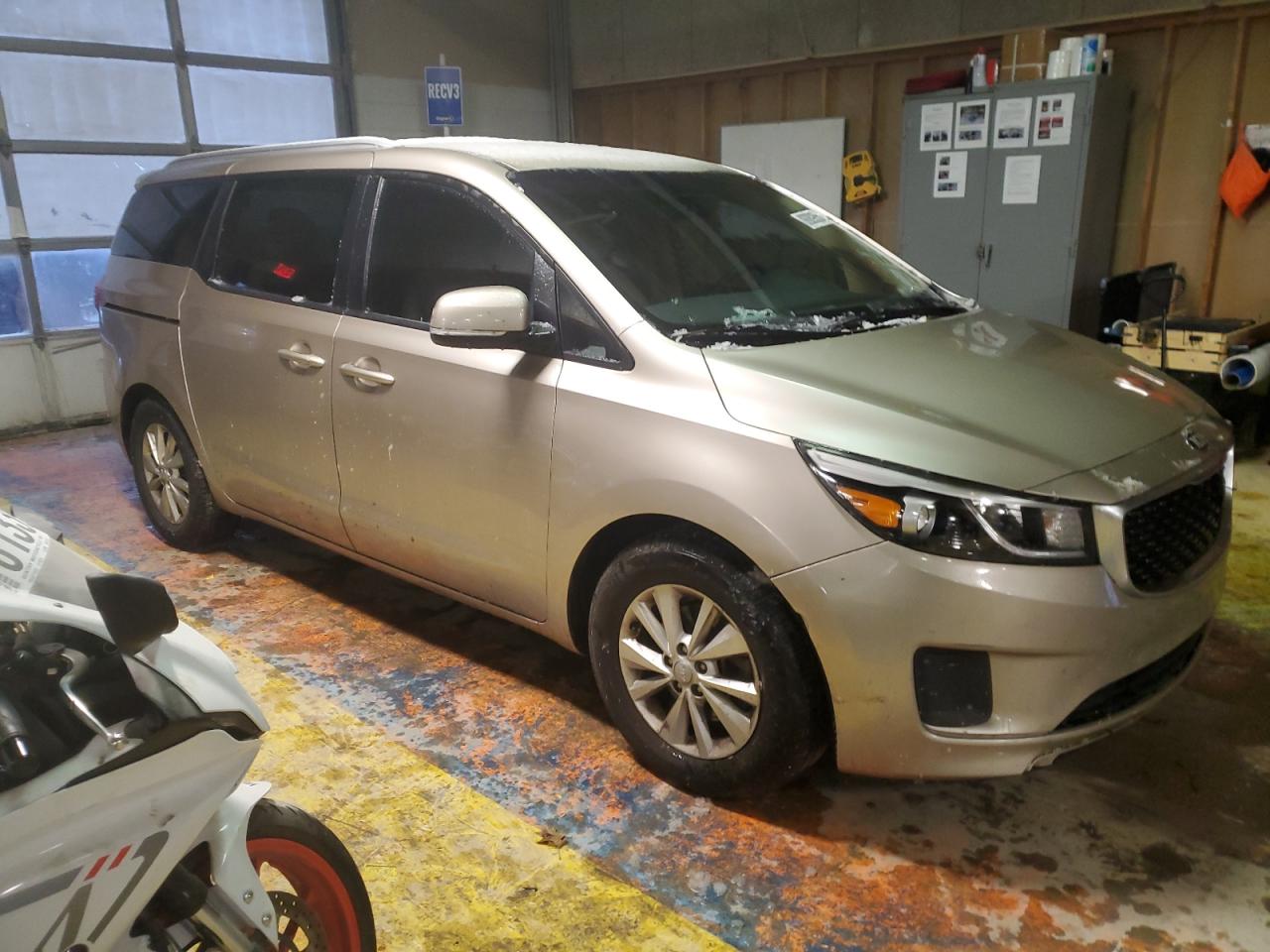 2016 KIA Sedona VIN KNDMB5C16G6113097 Copart auction photo, mechanical / normal wear damage thumbnail 4