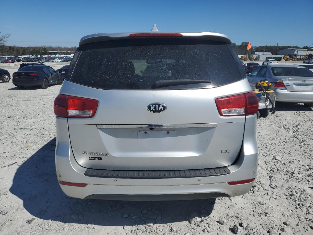 2016 KIA Sedona VIN KNDMB5C18G6131679 Copart auction photo, front end / minor dent/scratches damage thumbnail 6