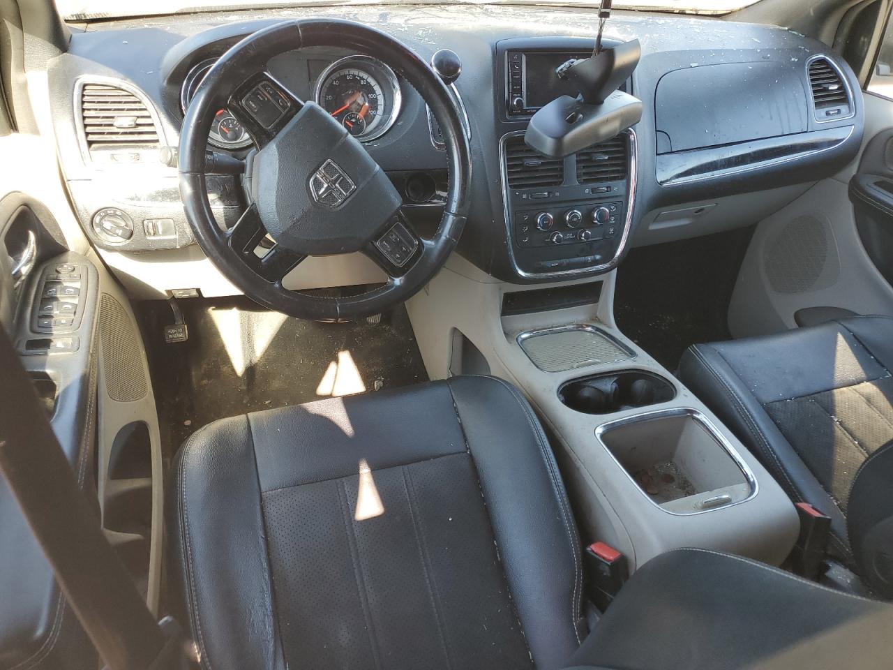 2019 Dodge Caravan VIN 2C4RDGCG1KR771850 Copart auction photo, side / top/roof damage thumbnail 8