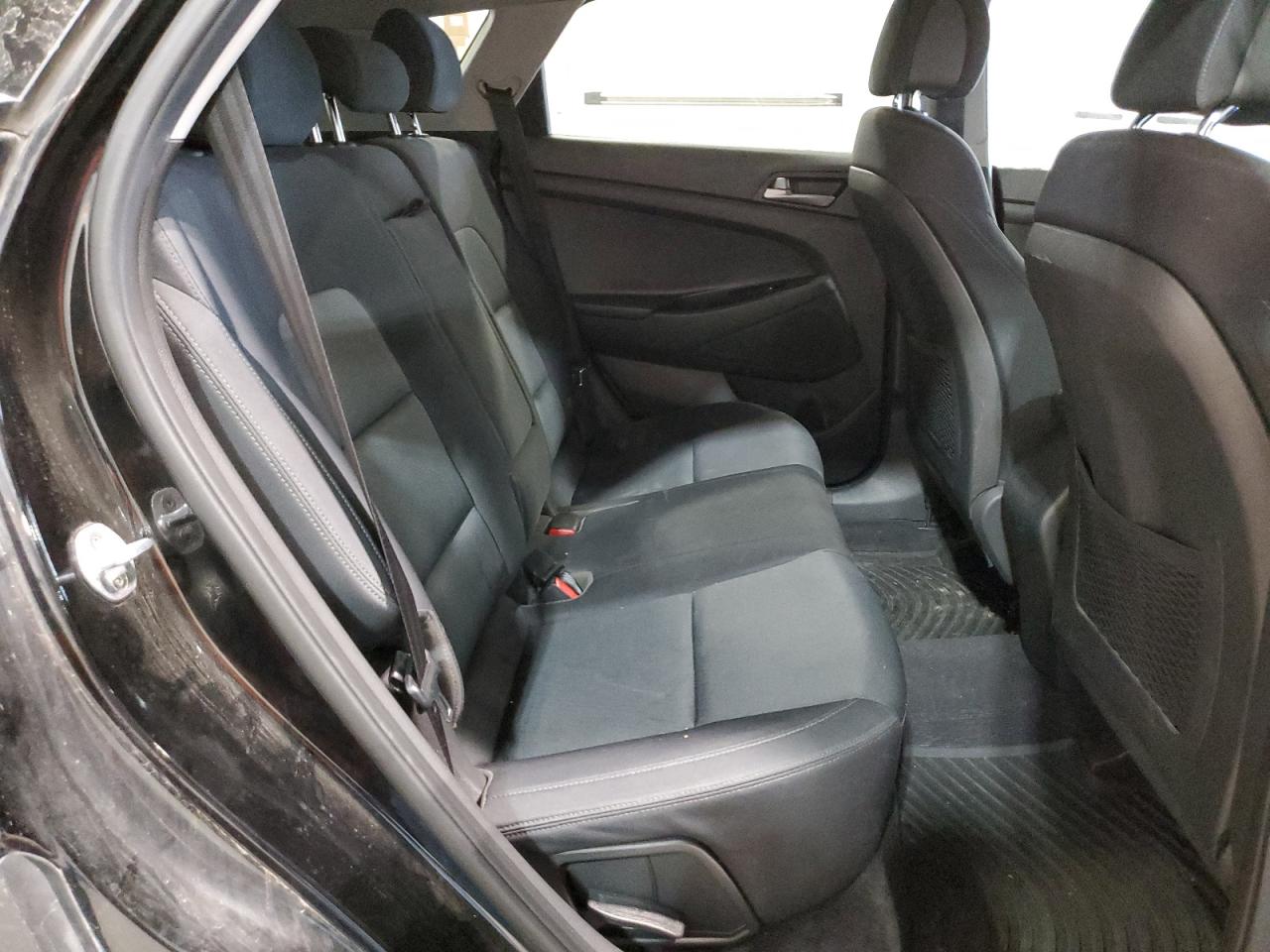 2018 Hyundai Tucson VIN KM8J2CA47JU754245 Copart auction photo, vandalism / hail damage thumbnail 11