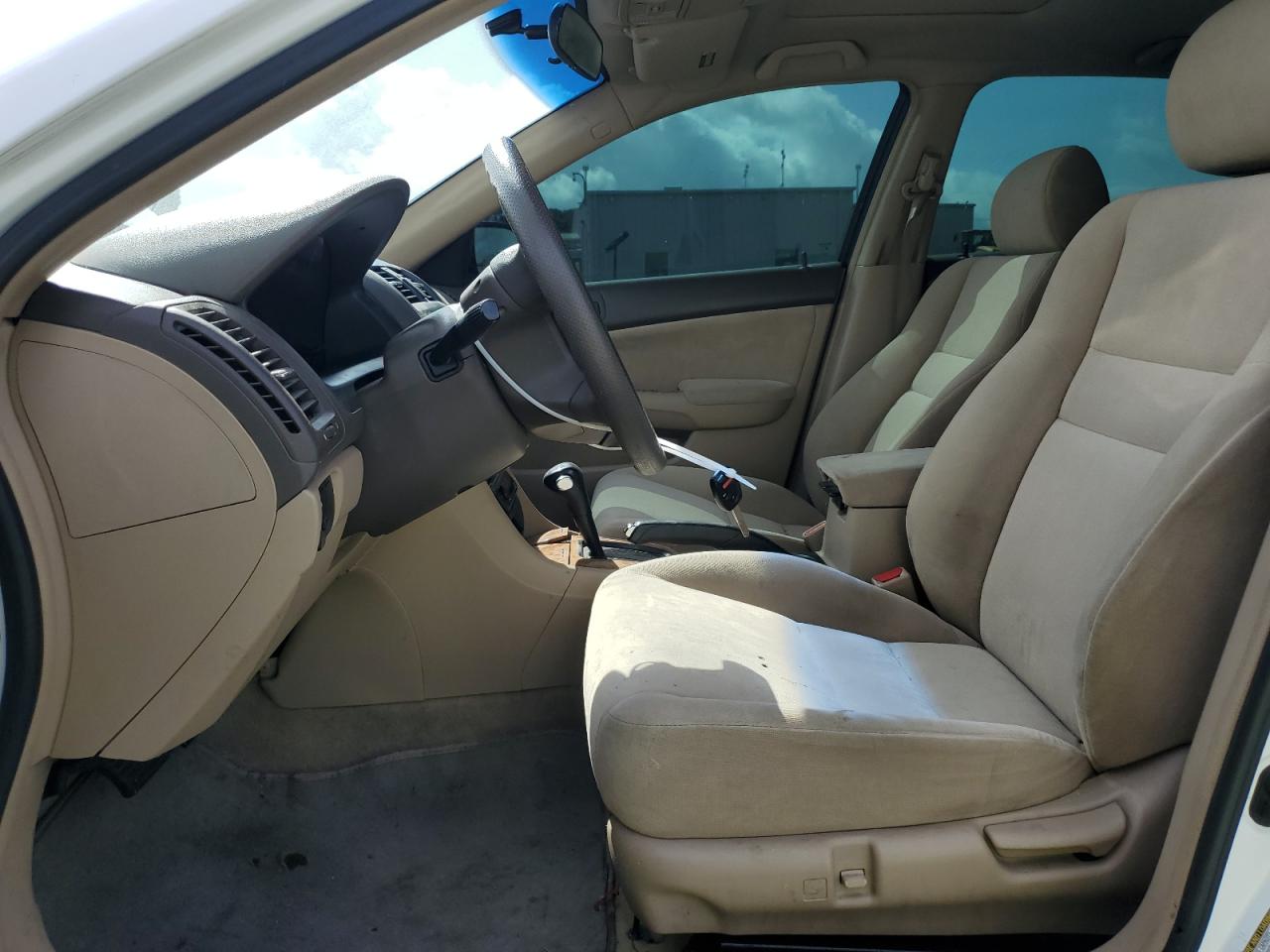 2005 Honda Accord VIN 1HGCM56775A133988 Copart auction photo, rear end damage thumbnail 7