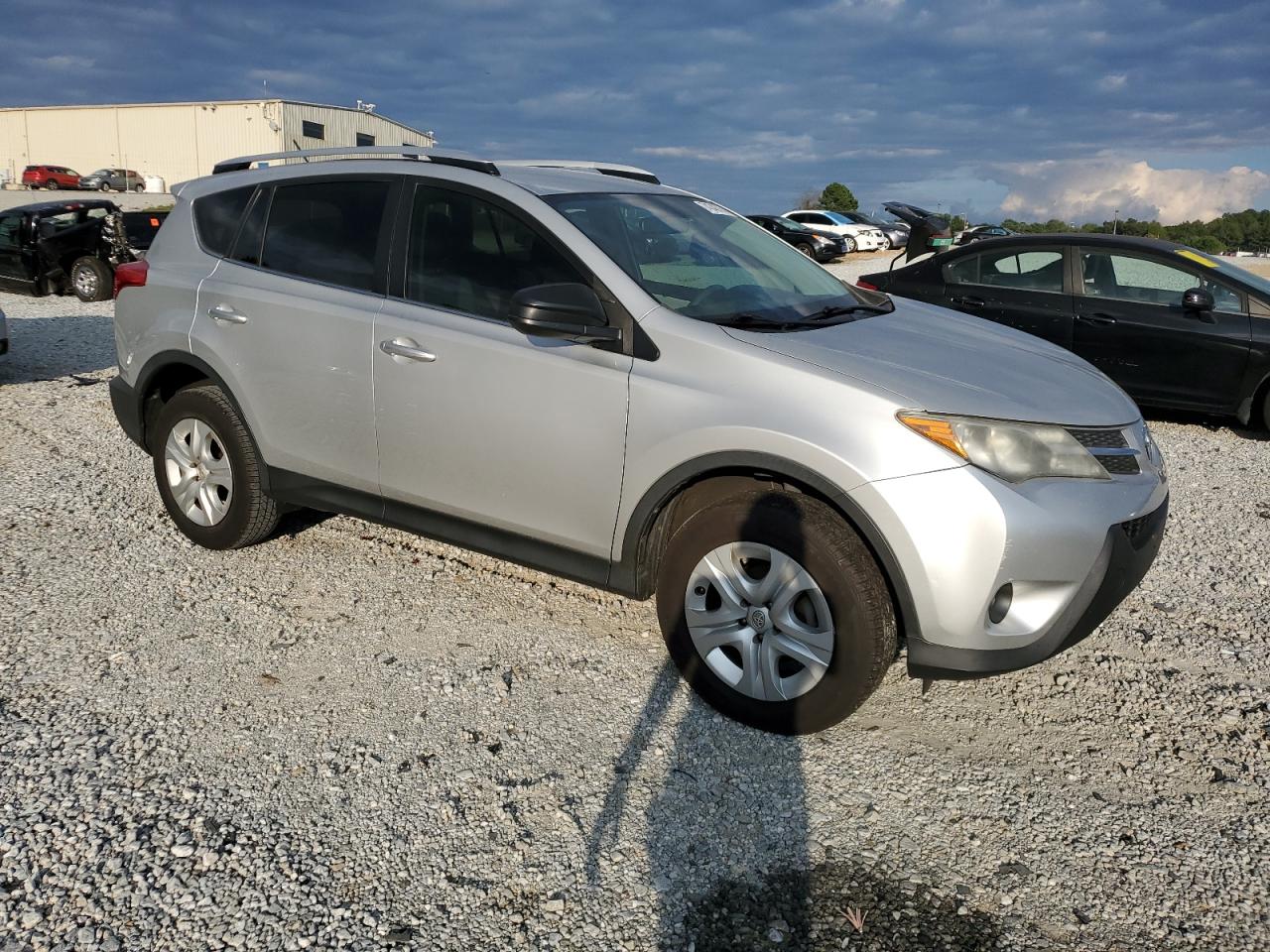 2015 Toyota RAV 4 VIN JTMZFREV4FJ045167 Copart auction photo, mechanical / minor dent/scratches damage thumbnail 4
