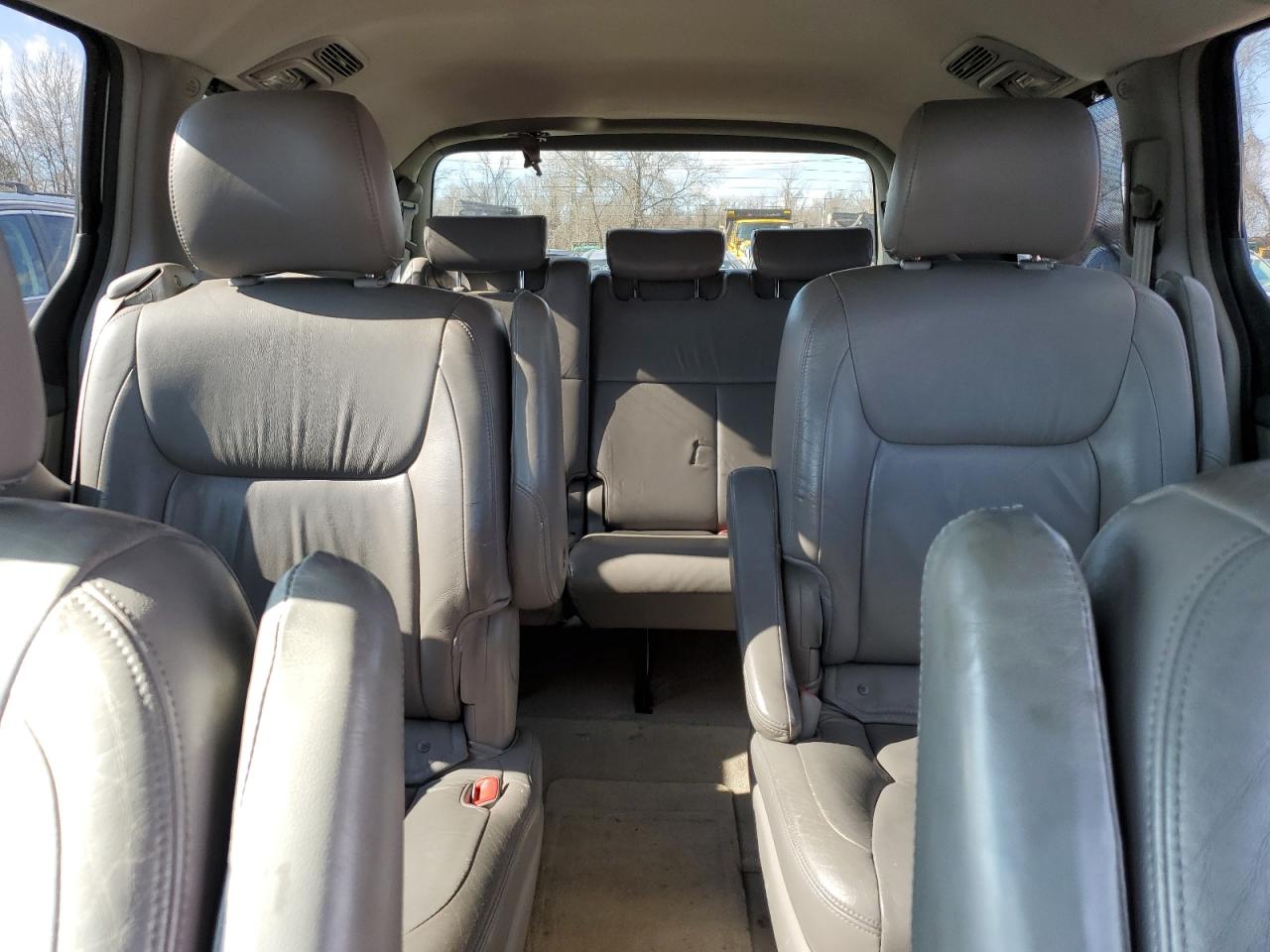 2005 Toyota Sienna VIN 5TDBA22C65S044467 Copart auction photo, side damage thumbnail 10