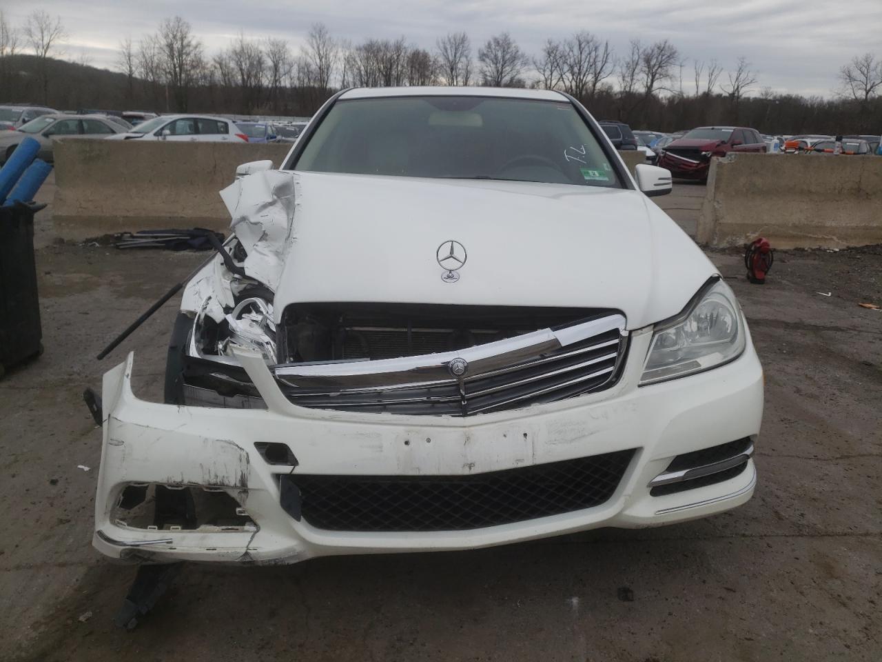 2014 Mercedes-Benz C-klasse VIN WDDGF8AB2EG251523 Copart auction photo, front end / minor dent/scratches damage thumbnail 5