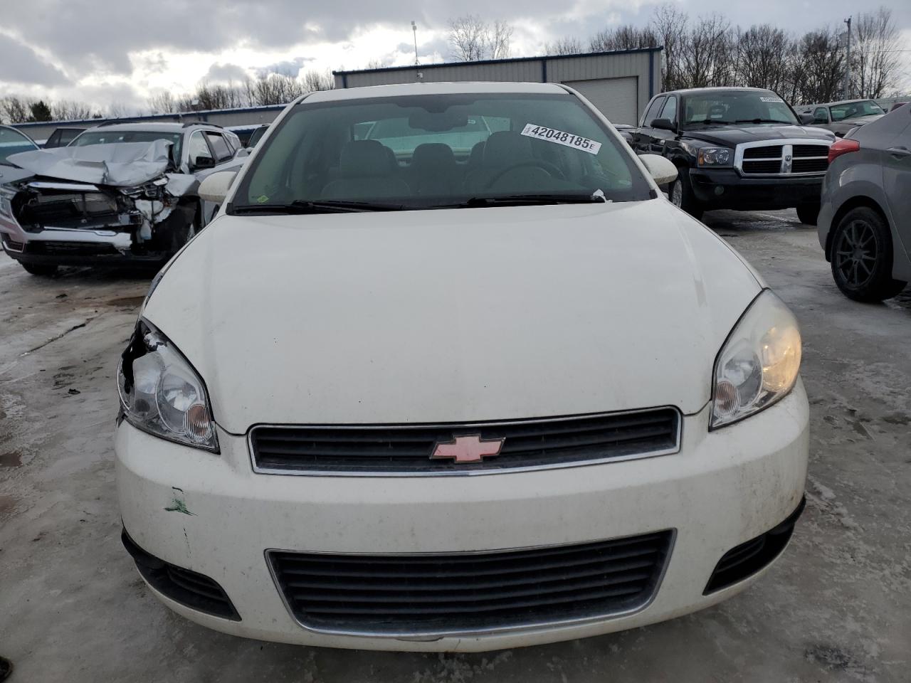 2008 Chevrolet Impala VIN 2G1WU583089235826 Copart auction photo, side / front end damage thumbnail 5