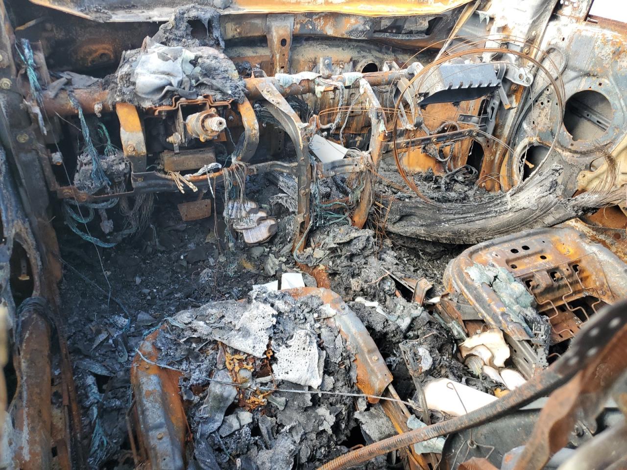 2013 Hyundai Tucson VIN KM8JU3AC6DU650061 Copart auction photo, burn damage thumbnail 8