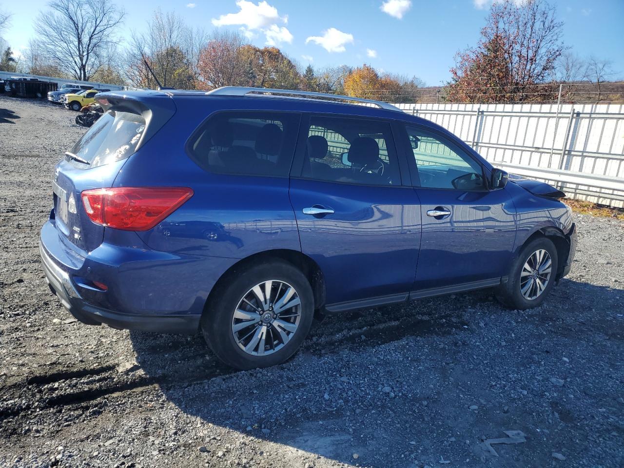 2018 Nissan Pathfinder VIN 5N1DR2MM2JC637435 Copart auction photo, front end damage thumbnail 3