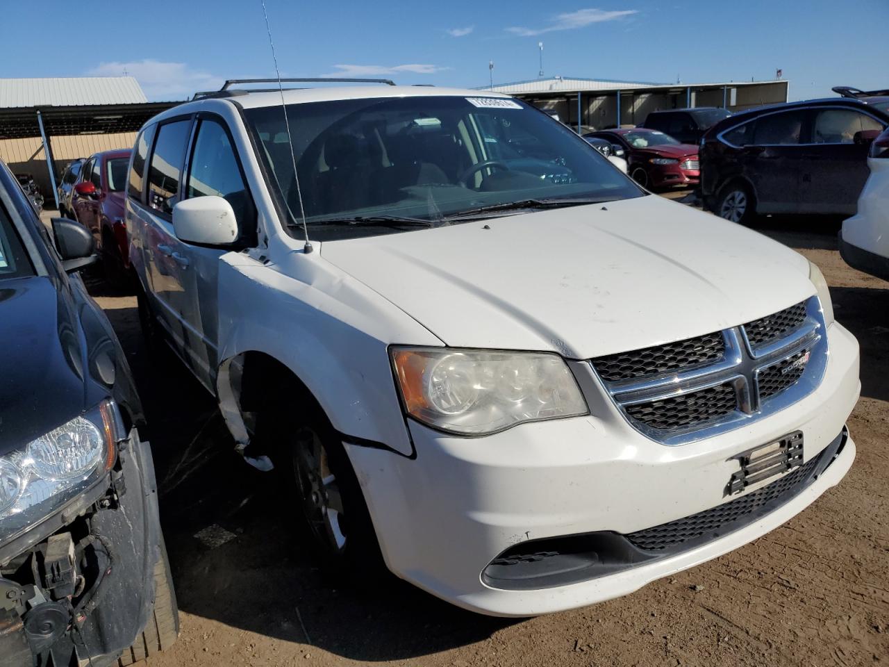2013 Dodge Caravan VIN 2C4RDGCG7DR627481 Copart auction photo, front end damage thumbnail 4