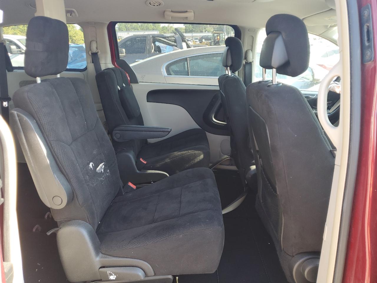 2011 Chrysler Town & Country VIN 2A4RR5DG3BR604307 Copart auction photo, front end damage thumbnail 11