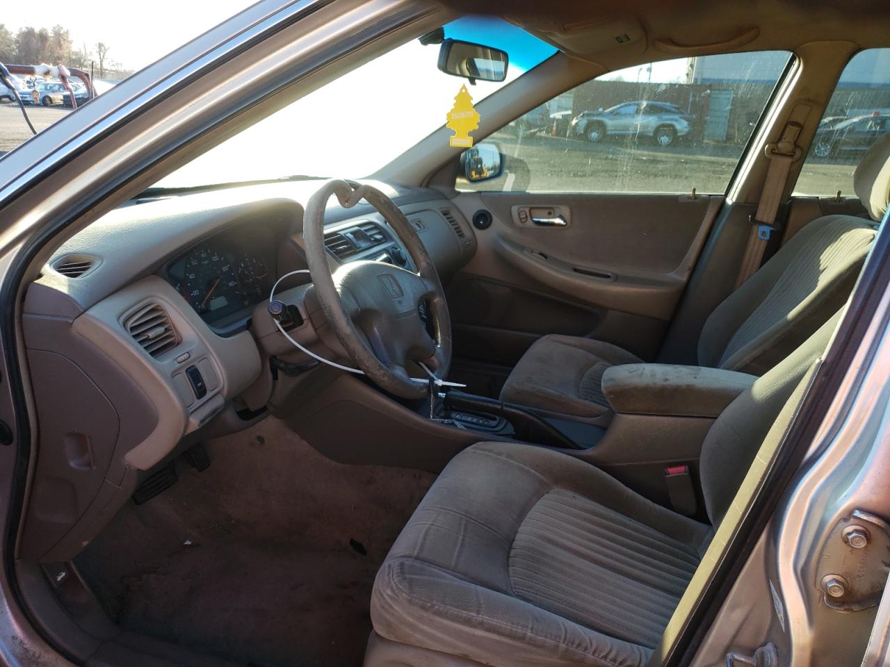 1998 Honda Accord VIN 1HGCG1642WA009148 Copart auction photo, front end / minor dent/scratches damage thumbnail 7