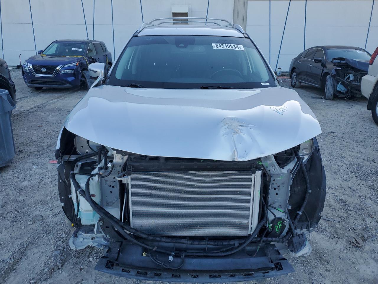2017 Nissan Rogue VIN JN8AT2MT7HW405071 Copart auction photo, front end / minor dent/scratches damage thumbnail 5