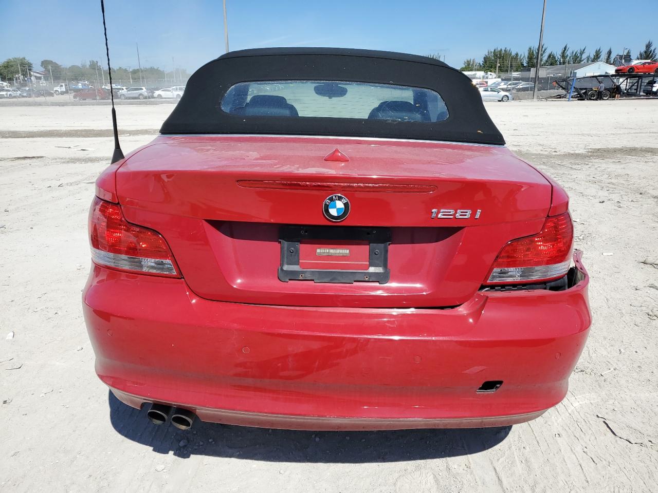 2011 BMW 1er VIN WBAUL7C58BVM79666 Copart auction photo, rear end / minor dent/scratches damage thumbnail 6