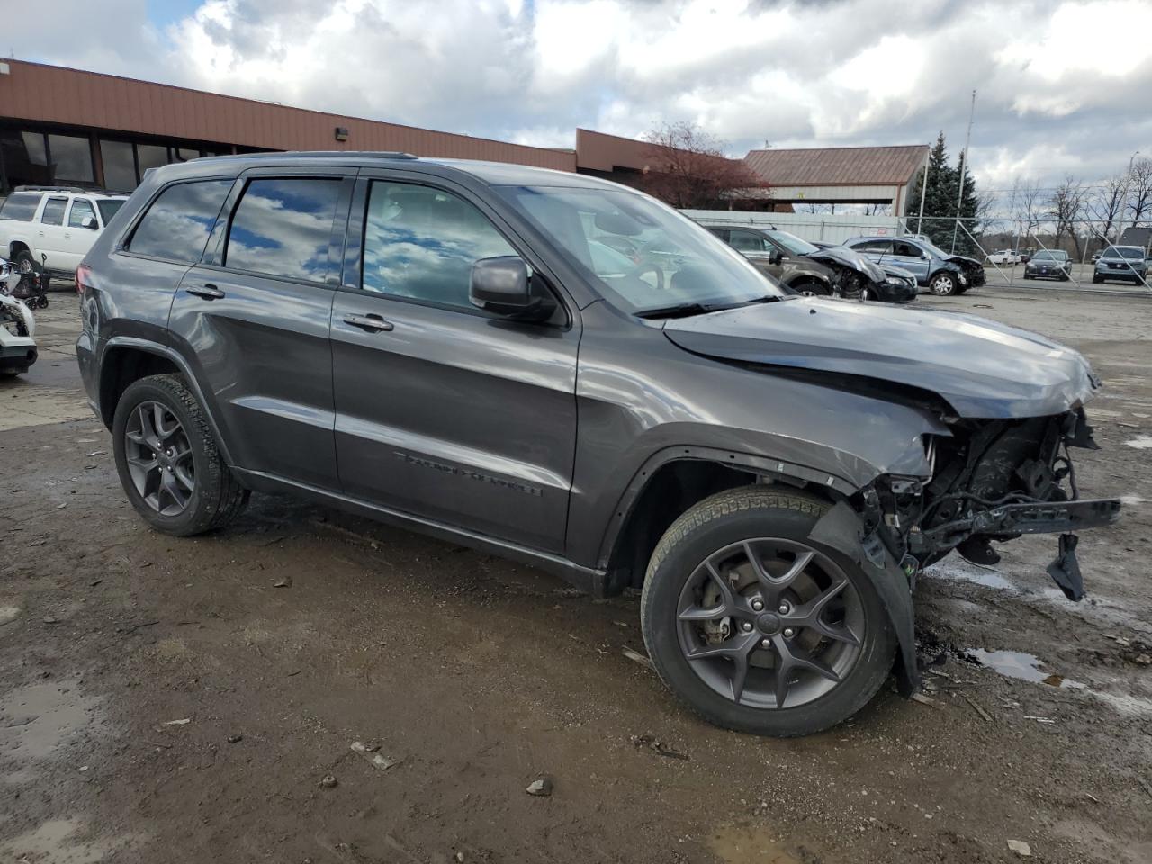 2021 Jeep Grand Cherokee VIN 1C4RJFBG2MC630995 Copart auction photo, front end / side damage thumbnail 4