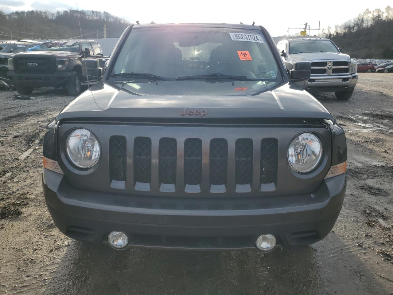 2016 Jeep Liberty (Patriot) VIN 1C4NJPBBXGD710598 Copart auction photo, burn - interior / mechanical damage thumbnail 5