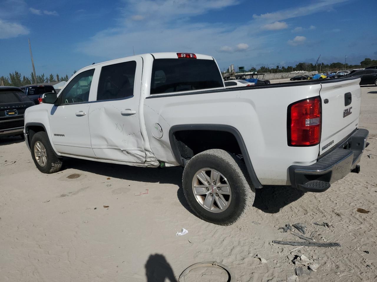 2018 GMC Sierra VIN 3GTP1MEC6JG555831 Copart auction photo, side / minor dent/scratches damage thumbnail 2